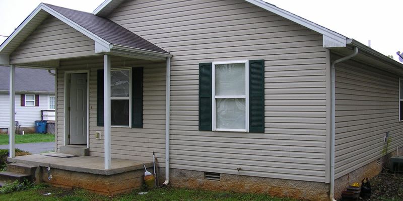 Bowling Green Apartment: 4490 Woodstone Dr