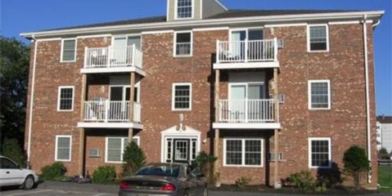 Newburyport House: 12 Woodman Way