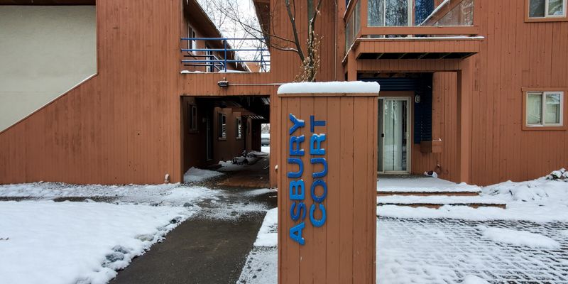 Moscow Apartment: 505 S Asbury St
