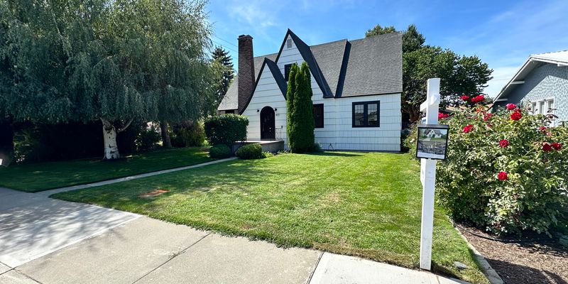 Chelan House: 417 N Columbia St