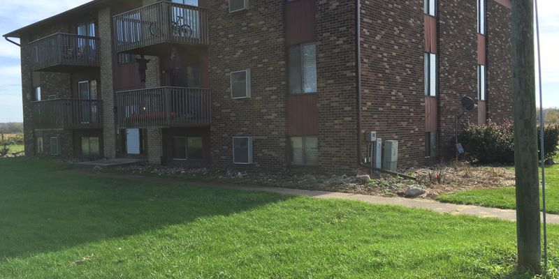 Athens Apartment: 3010 W Dr S