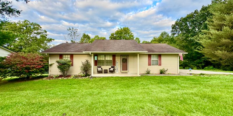 New Tazewell House: 480 Forest Hills Dr