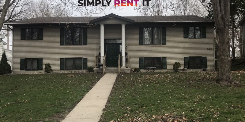 Nevada House: 625 4th St