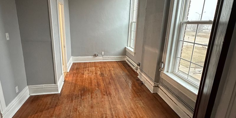 Chanute Apartment: 1 East Main Street