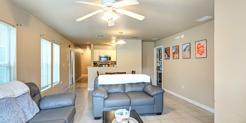 Gainesville Apartment: 835 SW 9th St, Unit GF2