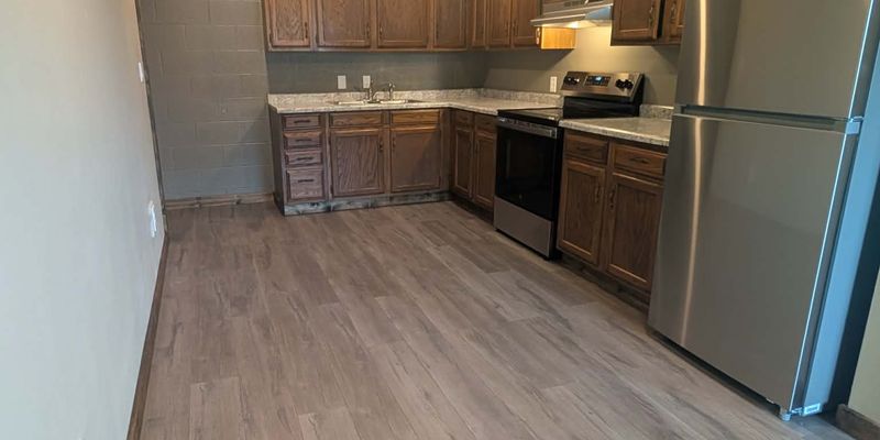 Little York Apartment: 323 S Broadway St
