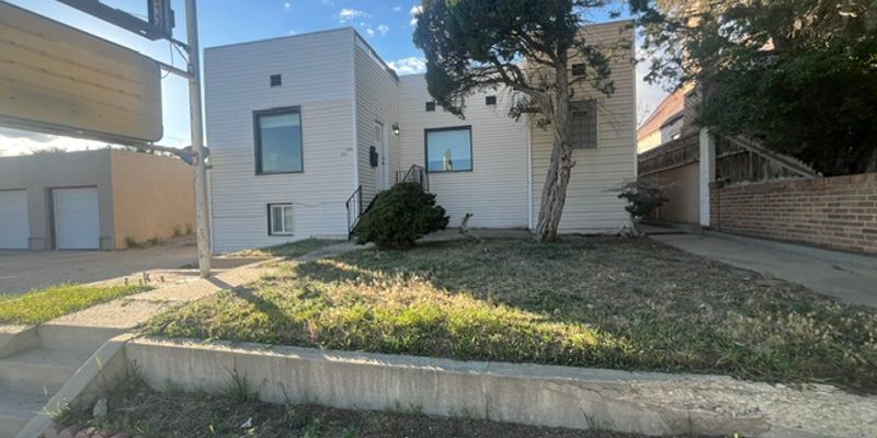 Rawlins Apartment: 1005 W Spruce St