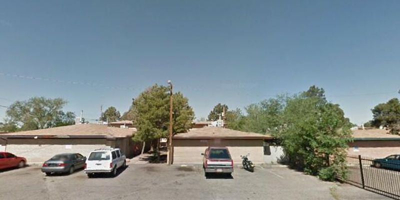 Albuquerque Apartment: 541 Palomas Drive Southeast