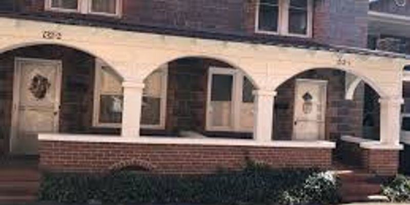 Pikeville Apartment: 132 Wolford St