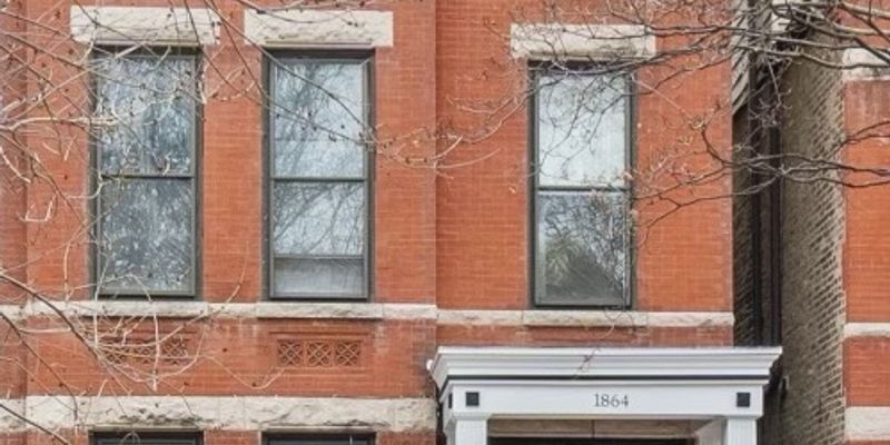 Chicago Apartment: 1864 N Sheffield Ave