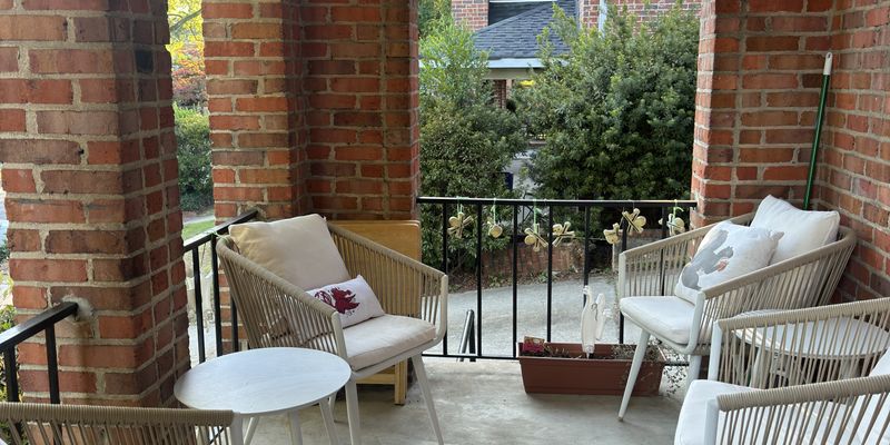 Columbia Apartment: 1819 Greene St
