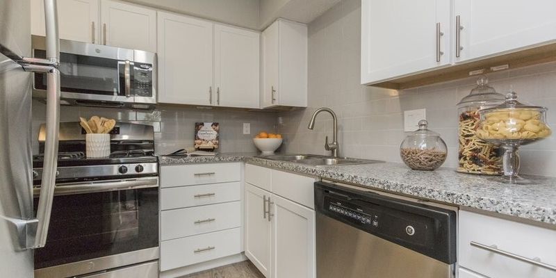 Houston Apartment: 9082 Westview Dr