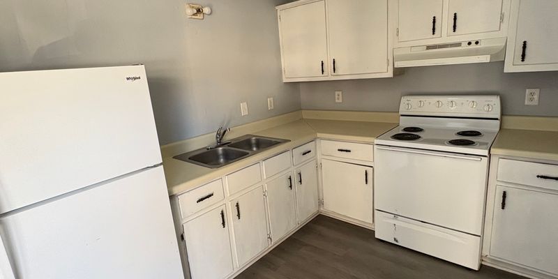 Florence Apartment: 510 E High St