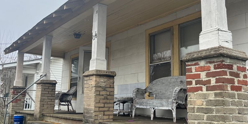 Winston Salem House: 1218 NE 21st St