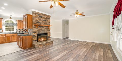 LIVING ROOM.jpg