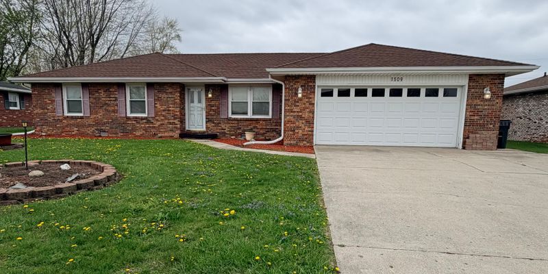 Kokomo House: 1509 S Goyer Rd