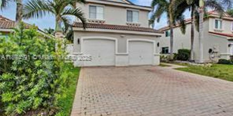 Hollywood House: 3432 SW 49th St