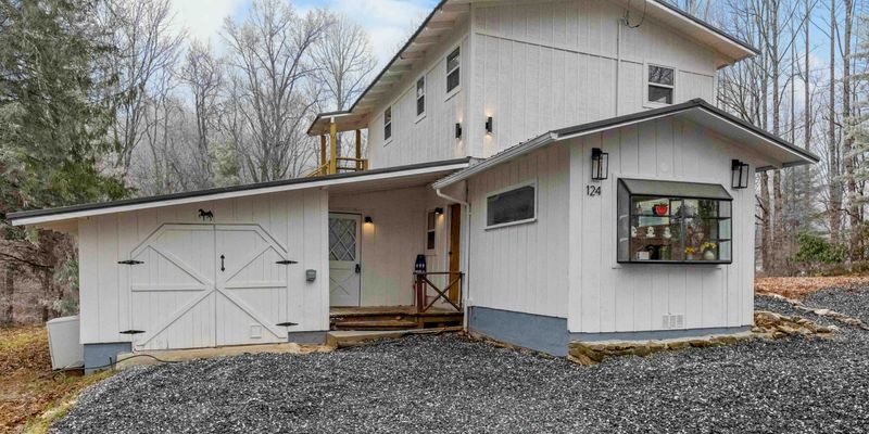 Sylva House: 124 Glad Tidings Ln