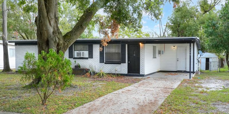 Lakeland House: 3006 Pinedale Ave