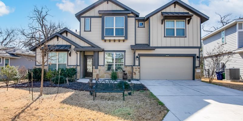 Austin House: 9707 McKnight Lp