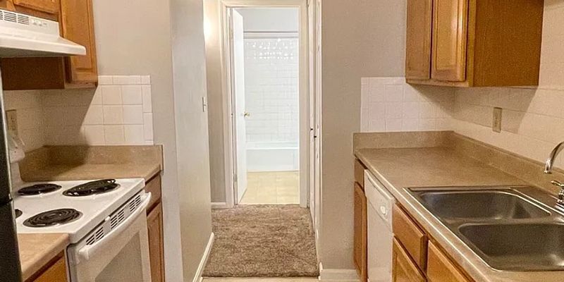 Louisville Apartment: 4508 Landside Dr