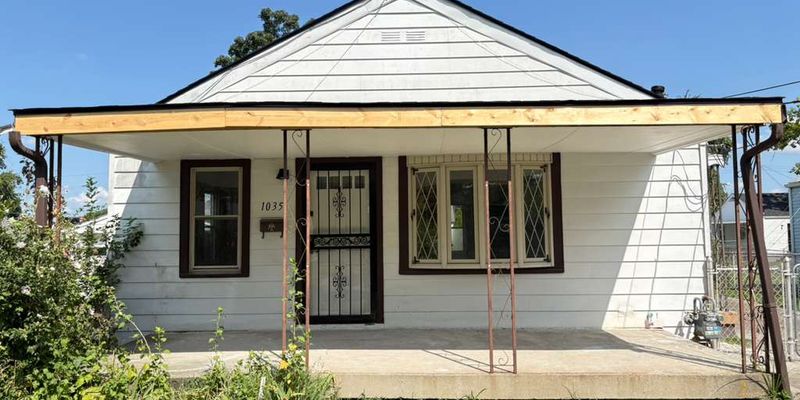 Louisville House: 1035 Seelbach Ave