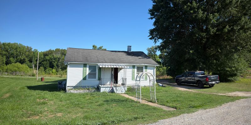 Danville House: 230 Eastwood Dr