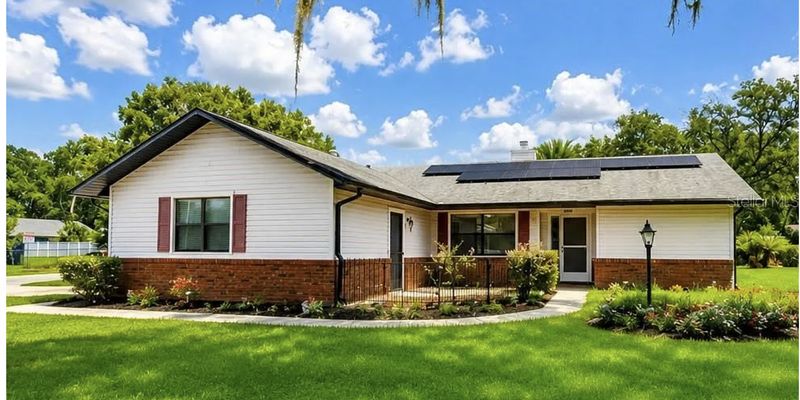 Ocala House: 5245 E Fort King St