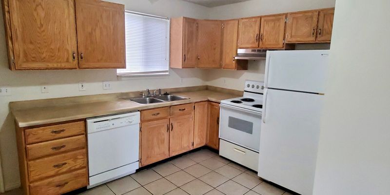 Kaysville Apartment: 692 N 400 W