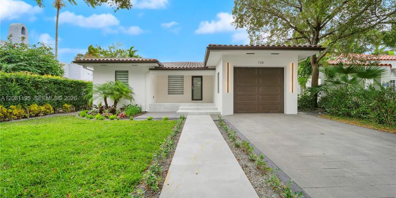 Coral Gables House: 728 Majorca Ave #728