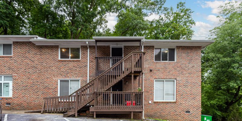 Chattanooga Apartment: 800 Lullwater Rd