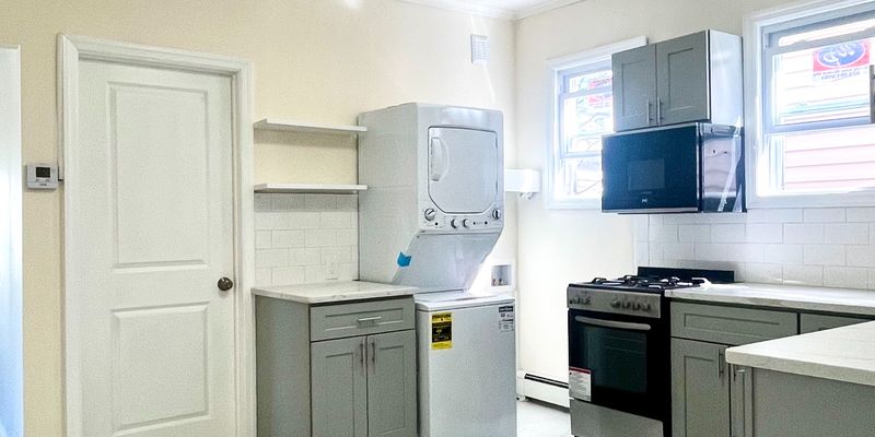Garfield Apartment: 364 River Dr