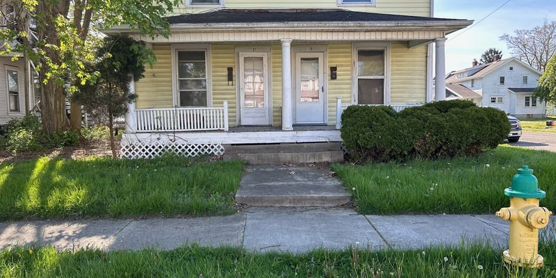 Springfield Apartment: 127-129 N Belmont Ave