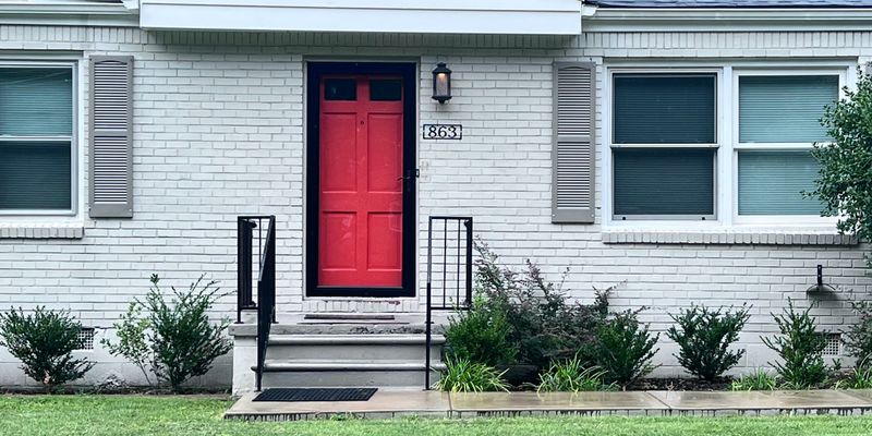Forest Park House: 863 Pineview Dr