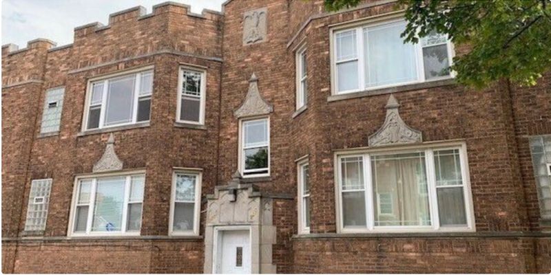 Chicago Apartment: 2209 E 84th St