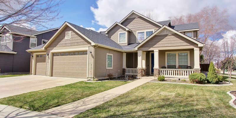 Meridian House: 3689 N Colbourne Way