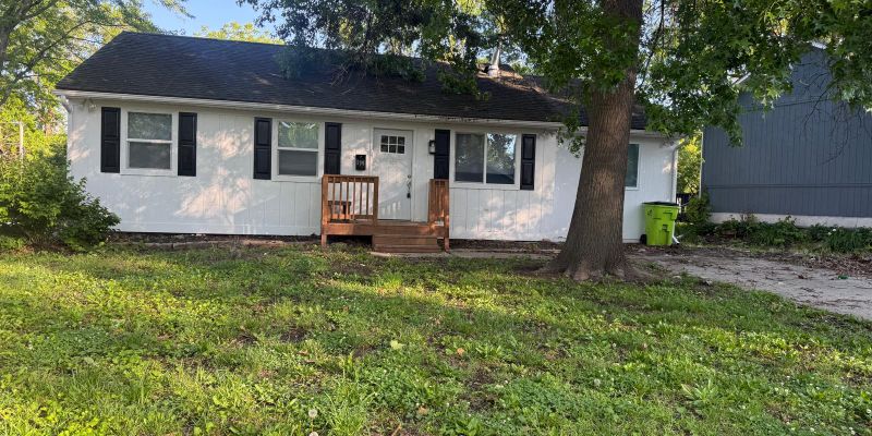 Belton House: 904 Ridge Dr