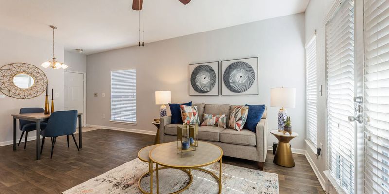 Houston Apartment: 8523 Jackrabbit Rd