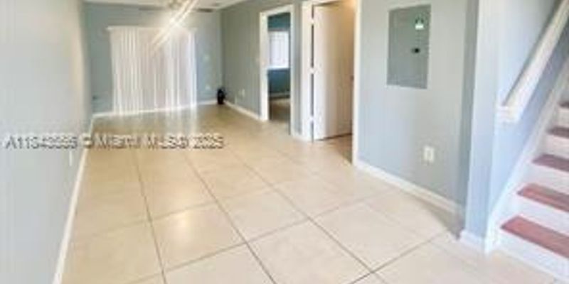 North Miami Beach House: 2184 NE 167th St # 1-110