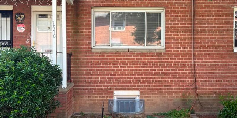 Hyattsville House: 7970 Riggs Rd