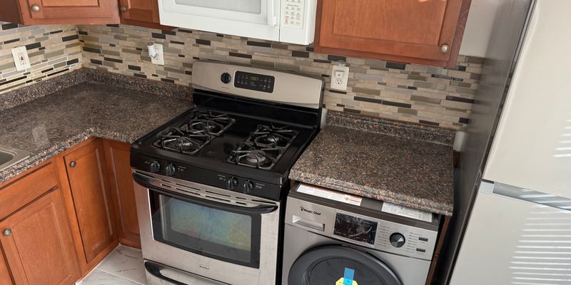 Baltimore Apartment: 5644 Midwood Ave