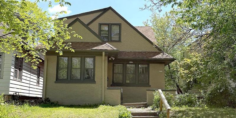 Milwaukee Apartment: 4572 N 38th St