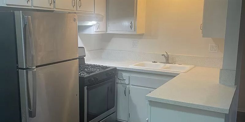 Goleta House: 271 Ellwood Beach Dr