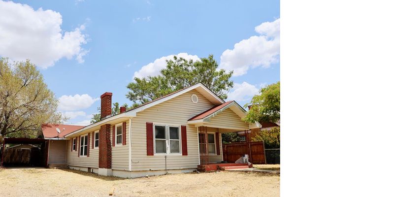 Big Spring House: 1609 S Main St