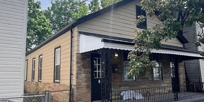 Hamilton House: 119 Hanover Dr.