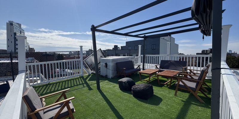 Brooklyn Apartment: 680 Hart St