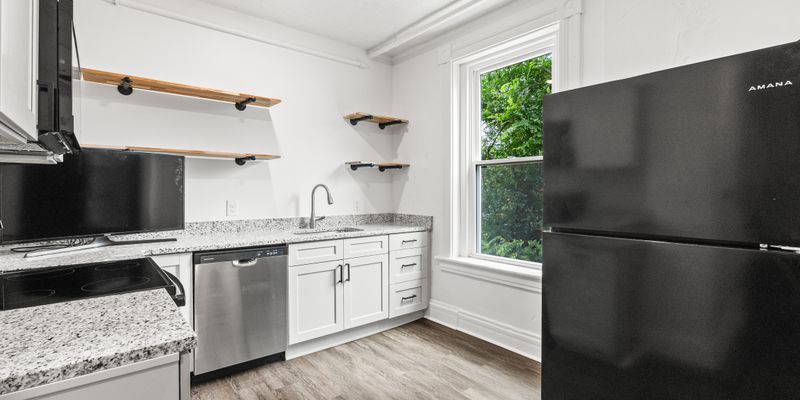 Cincinnati Apartment: 427 Whiteman St