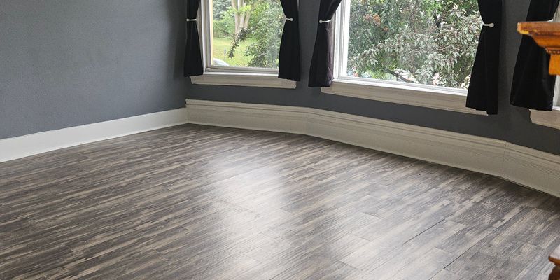 Dubuque Apartment: 1941 Madison St