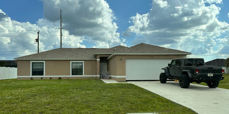 Cape Coral House: 318 NW 8th Terrace