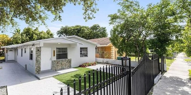 Miami Apartment: 1555 NW 34th St